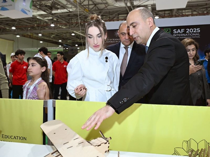 Leyla Əliyeva Beynəlxalq STEAM Azərbaycan Festivalını ziyarət edib — FOTOLAR