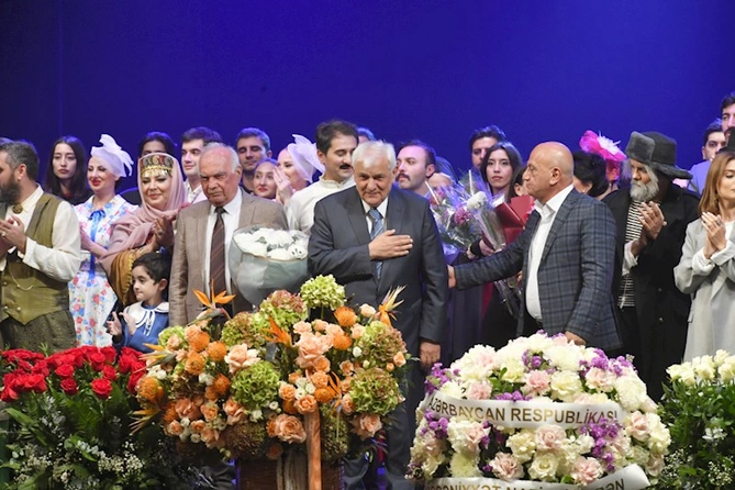 Akademik Musiqili Teatrda “Gülçöhrə və Əsgər” tamaşasının premyerası oldu — FOTOLAR