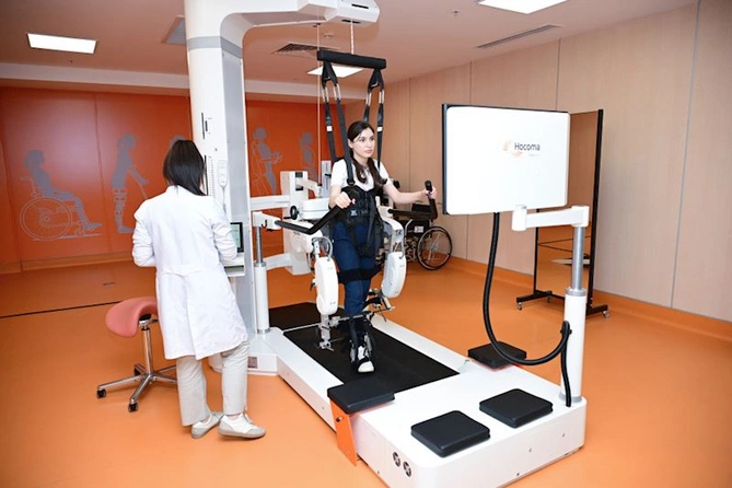 Yeni Klinikada Yeni Robotik Reabilitasiya və Sümük İliyi Transplantasiyası mərkəzlərinin açılış mərasimi olub — FOTOLAR