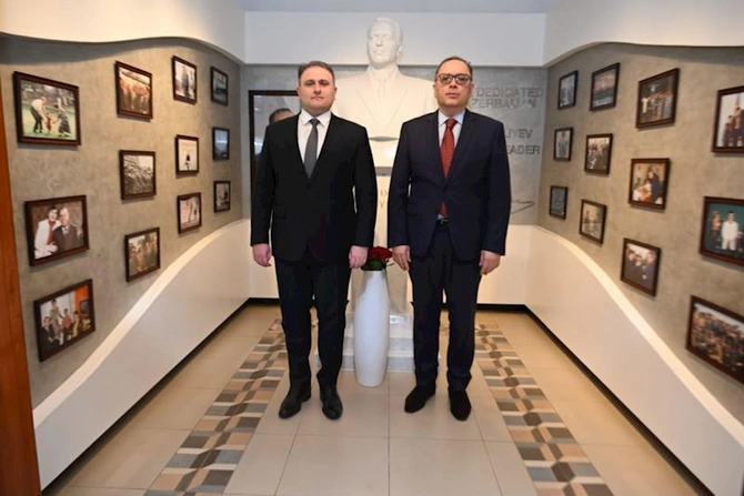 Azərbaycanın müdafiə sənayesi naziri Keniya Prezidenti ilə görüşdü — FOTOLAR Azərbaycanın müdafiə sənayesi naziri Keniya Prezidenti ilə görüşdü — FOTOLAR