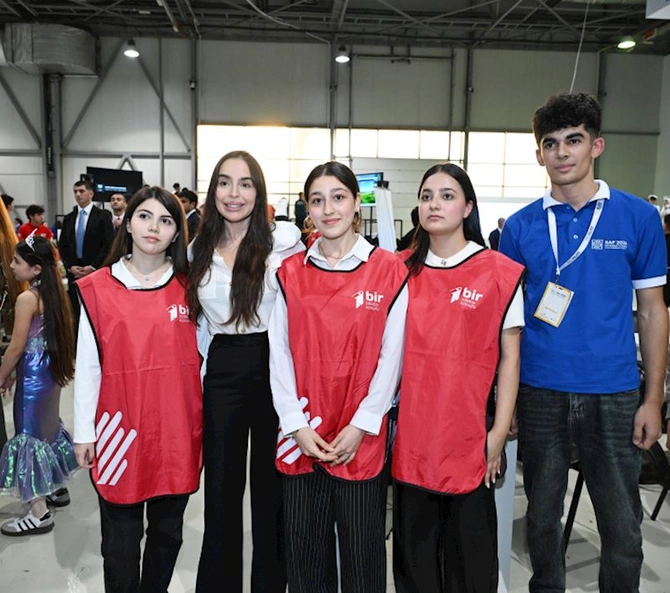 Leyla Əliyeva Beynəlxalq STEAM Azərbaycan Festivalını ziyarət edib — FOTOLAR