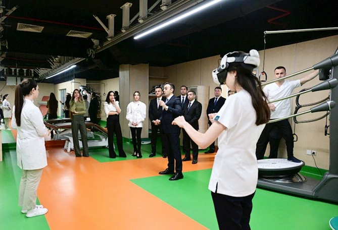 Yeni Klinikada Yeni Robotik Reabilitasiya və Sümük İliyi Transplantasiyası mərkəzlərinin açılış mərasimi olub — FOTOLAR
