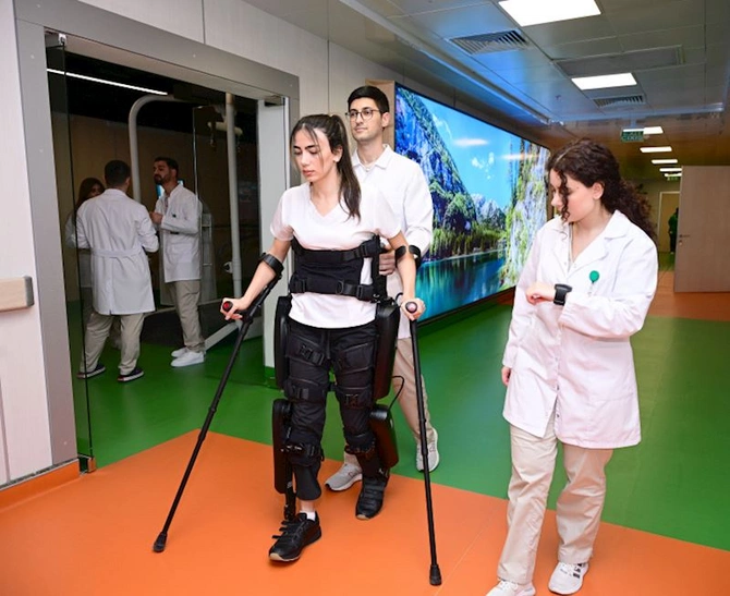 Yeni Klinikada Yeni Robotik Reabilitasiya və Sümük İliyi Transplantasiyası mərkəzlərinin açılış mərasimi olub — FOTOLAR