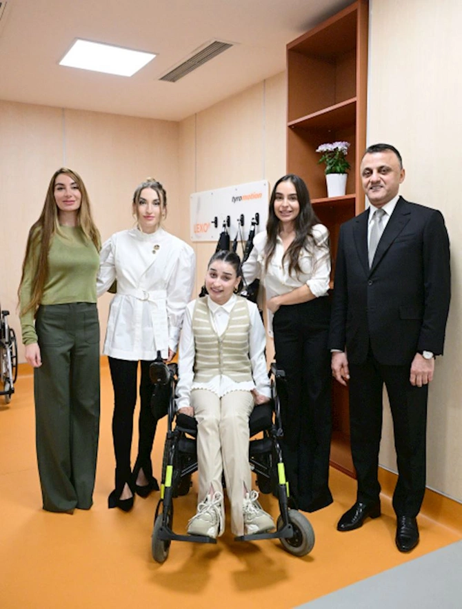 Yeni Klinikada Yeni Robotik Reabilitasiya və Sümük İliyi Transplantasiyası mərkəzlərinin açılış mərasimi olub — FOTOLAR