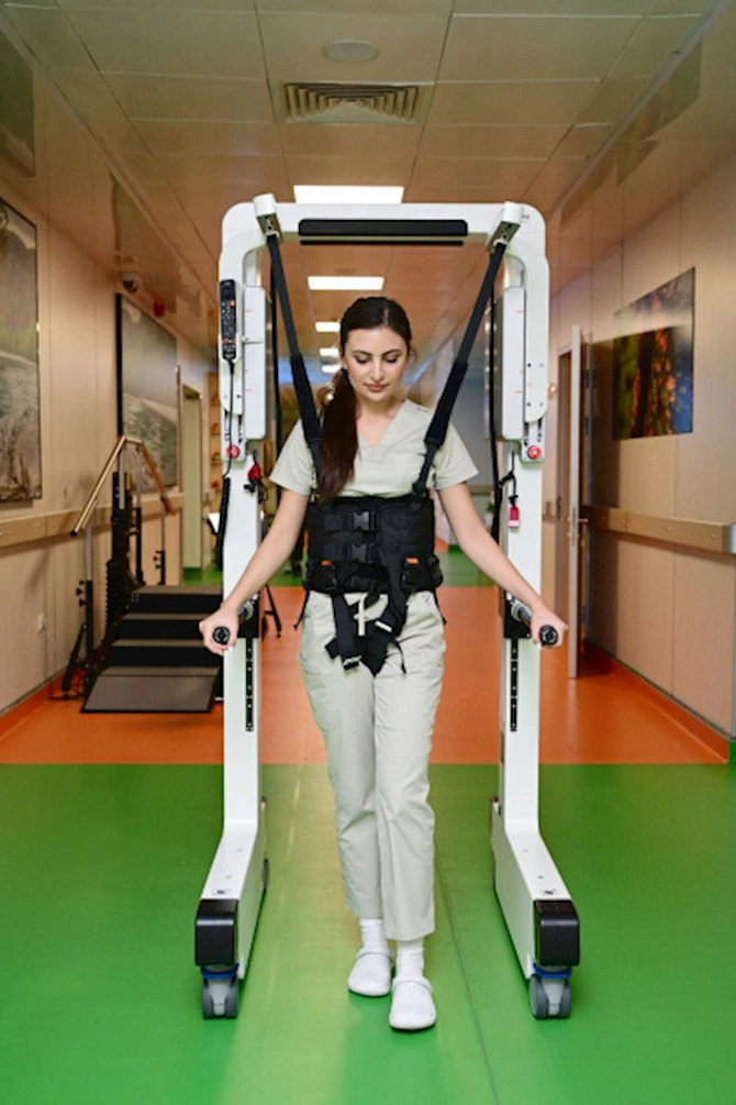 Yeni Klinikada Yeni Robotik Reabilitasiya və Sümük İliyi Transplantasiyası mərkəzlərinin açılış mərasimi olub — FOTOLAR