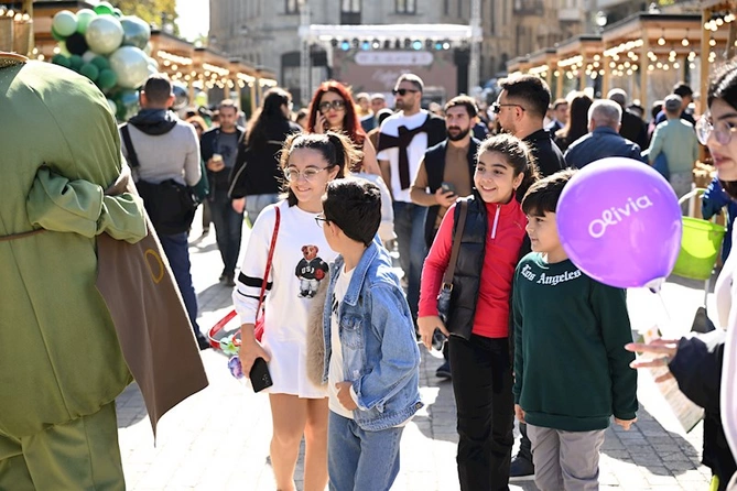 İçərişəhərdə Zeytun Festivalı davam edir — FOTOLAR