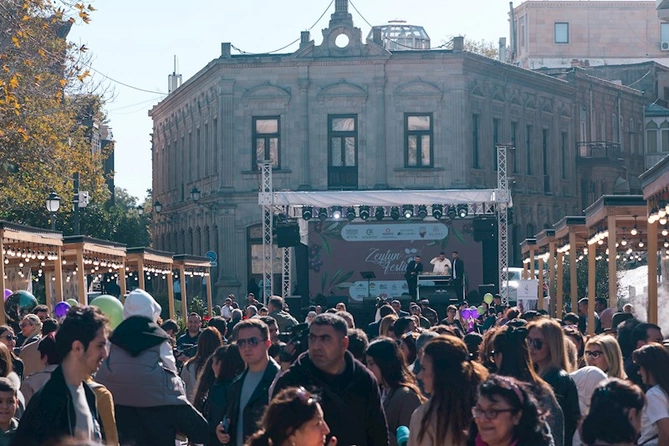 İçərişəhərdə Zeytun Festivalı davam edir — FOTOLAR