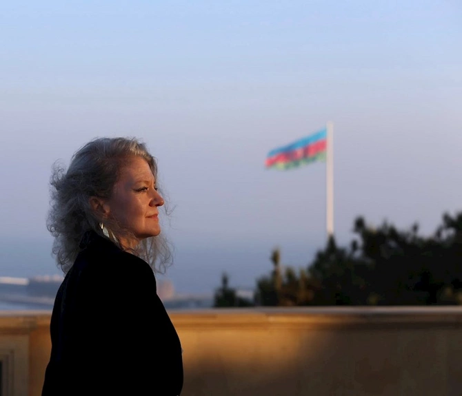 ABŞ Dövlət katibinin müavini Şəhidlər xiyabanında — FOTOLAR