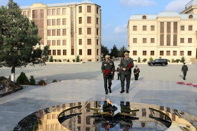 Hərbi Prokurorluq dəyirmi masa keçirdi — FOTOLAR Hərbi Prokurorluq dəyirmi masa keçirdi — FOTOLAR