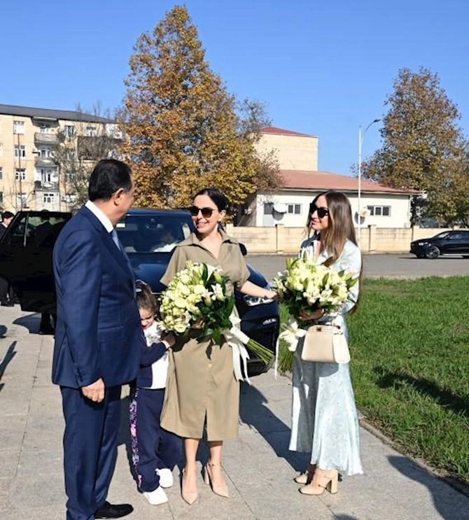 Prezidentin qızı və gəlini festivalda — FOTOLAR