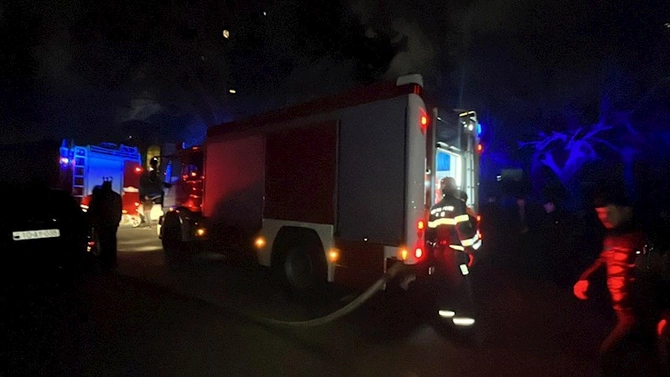 Yasamalda yaşayış binasında yanğın söndürülüb, iki nəfər tüstüdən boğularaq ölüb — FOTOLAR Yasamalda yaşayış binasında yanğın söndürülüb, iki nəfər tüstüdən boğularaq ölüb — FOTOLAR