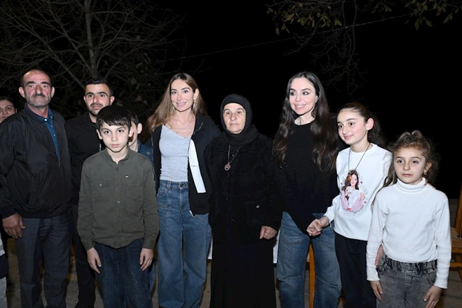 Prezidentin qızları Pəncəli Teymurovun evində — FOTOLAR Prezidentin qızları Pəncəli Teymurovun evində — FOTOLAR
