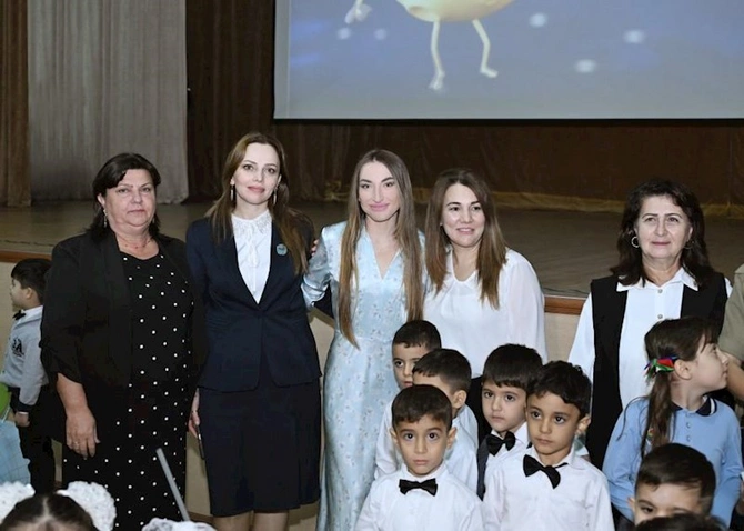 Prezidentin qızı və gəlini festivalda — FOTOLAR