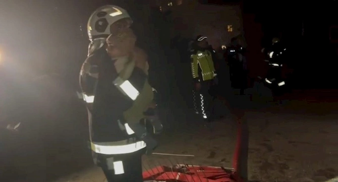 Yasamalda yaşayış binasında yanğın söndürülüb, iki nəfər tüstüdən boğularaq ölüb — FOTOLAR Yasamalda yaşayış binasında yanğın söndürülüb, iki nəfər tüstüdən boğularaq ölüb — FOTOLAR