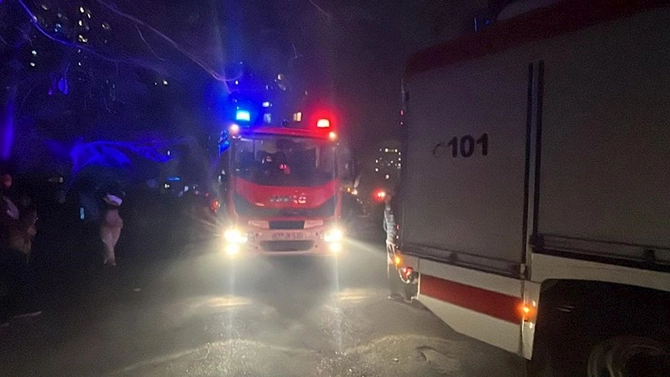 Yasamalda yaşayış binasında yanğın söndürülüb, iki nəfər tüstüdən boğularaq ölüb — FOTOLAR Yasamalda yaşayış binasında yanğın söndürülüb, iki nəfər tüstüdən boğularaq ölüb — FOTOLAR