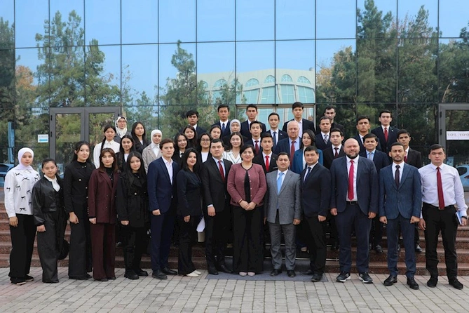 Daşkənddə Özbəkistan–Azərbaycan Gənclər Konfransı keçirilib — FOTOLAR Daşkənddə Özbəkistan–Azərbaycan Gənclər Konfransı keçirilib — FOTOLAR