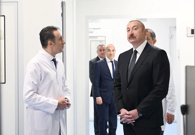 Prezident dərman preparatları istehsalı müəssisəsinin açılışında iştirak etdi — FOTOLAR