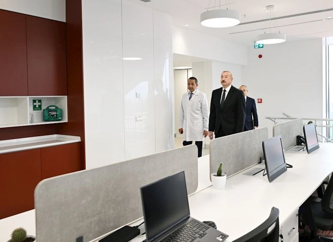 Prezident dərman preparatları istehsalı müəssisəsinin açılışında iştirak etdi — FOTOLAR