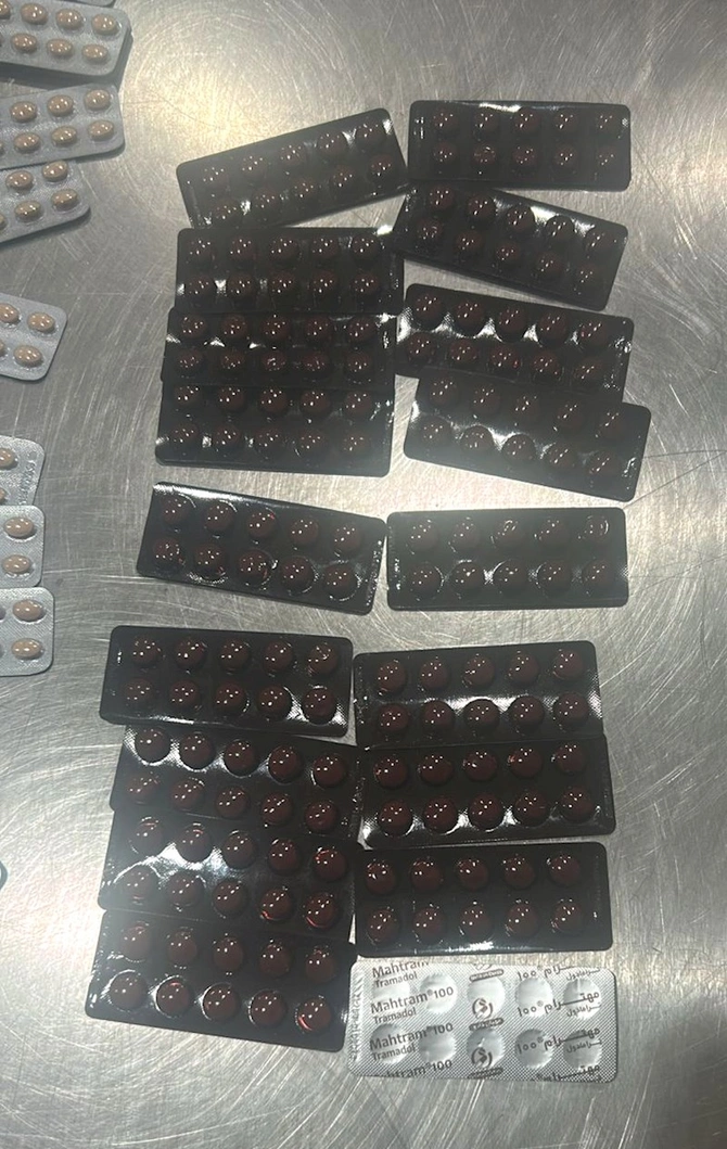 Təbrizdən Bakıya gətirilən minlərlə psixotrop tərkibli dərman gömrükdə ələ keçdi — FOTOLAR Təbrizdən Bakıya gətirilən minlərlə psixotrop tərkibli dərman gömrükdə ələ keçdi — FOTOLAR