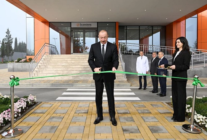 Prezident dərman preparatları istehsalı müəssisəsinin açılışında iştirak etdi — FOTOLAR