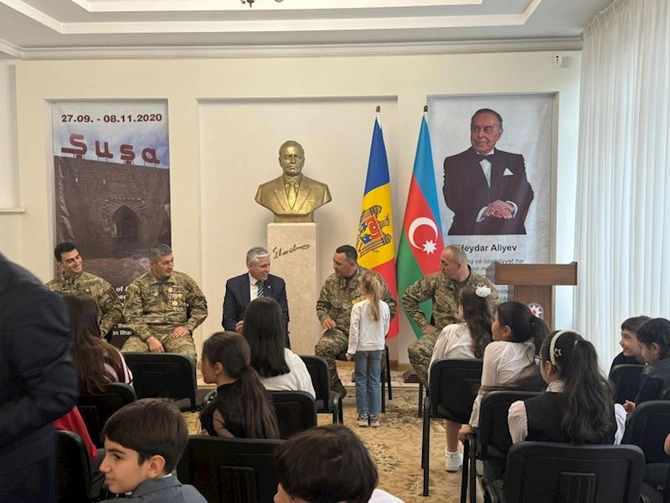 Kişineuda Zəfər Günü ilə bağlı vətənpərvərlik mövzusunda müzakirələr aparılıb — FOTOLAR Kişineuda Zəfər Günü ilə bağlı vətənpərvərlik mövzusunda müzakirələr aparılıb — FOTOLAR