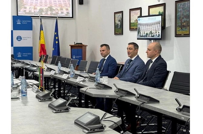 Kamran Əliyev Rumıniyanın Baş prokurorunu Azərbaycana səfərə dəvət edib — FOTOLAR Kamran Əliyev Rumıniyanın Baş prokurorunu Azərbaycana səfərə dəvət edib — FOTOLAR