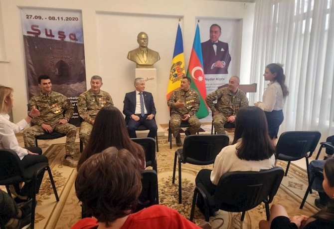 Kişineuda Zəfər Günü ilə bağlı vətənpərvərlik mövzusunda müzakirələr aparılıb — FOTOLAR Kişineuda Zəfər Günü ilə bağlı vətənpərvərlik mövzusunda müzakirələr aparılıb — FOTOLAR