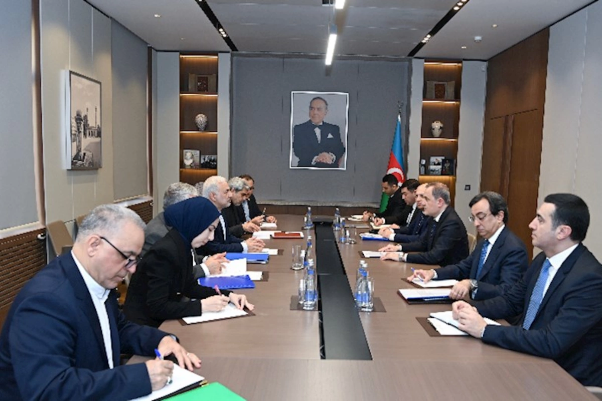 Ceyhun Bayramov İranın xarici işlər nazirinin müavinini qəbul etdi — FOTOLAR