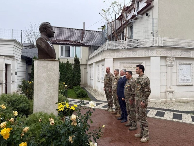 Kişineuda Zəfər Günü ilə bağlı vətənpərvərlik mövzusunda müzakirələr aparılıb — FOTOLAR Kişineuda Zəfər Günü ilə bağlı vətənpərvərlik mövzusunda müzakirələr aparılıb — FOTOLAR