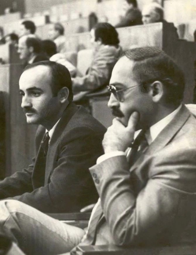Rauf Arifoğlu: Əli Kərimli dedi ki, məni Ramil Usubov və Ramiz Mehdiyevlə görüşdür — MÜSAHİBƏ Rauf Arifoğlu: Əli Kərimli dedi ki, məni Ramil Usubov və Ramiz Mehdiyevlə görüşdür — MÜSAHİBƏ