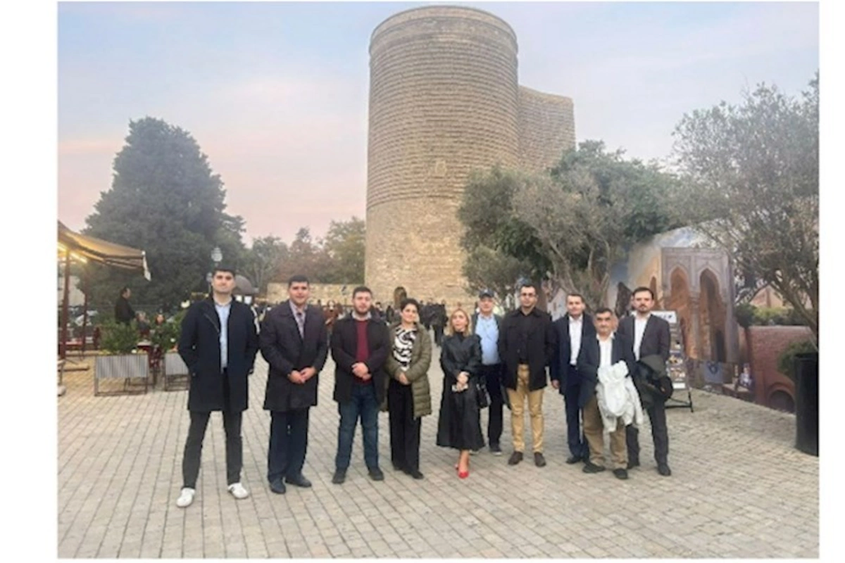 Bakını gəzən ermənilər maraqlı hadisəyə tuş gəliblər