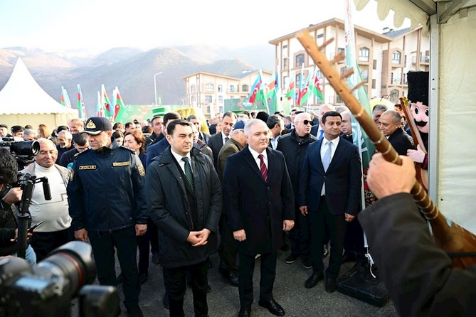 Kəlbəcərin rəngi, səsi və yaddaşı — sənət şəhərin nəfəsinə qarışdı (FOTOLAR)