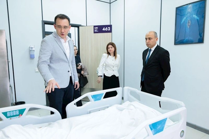 Emin Əmrullayev Mərkəzi Asiya Universitetinin rəhbər heyəti və QS prezidenti ilə görüşüb — FOTOLAR Emin Əmrullayev Mərkəzi Asiya Universitetinin rəhbər heyəti və QS prezidenti ilə görüşüb — FOTOLAR