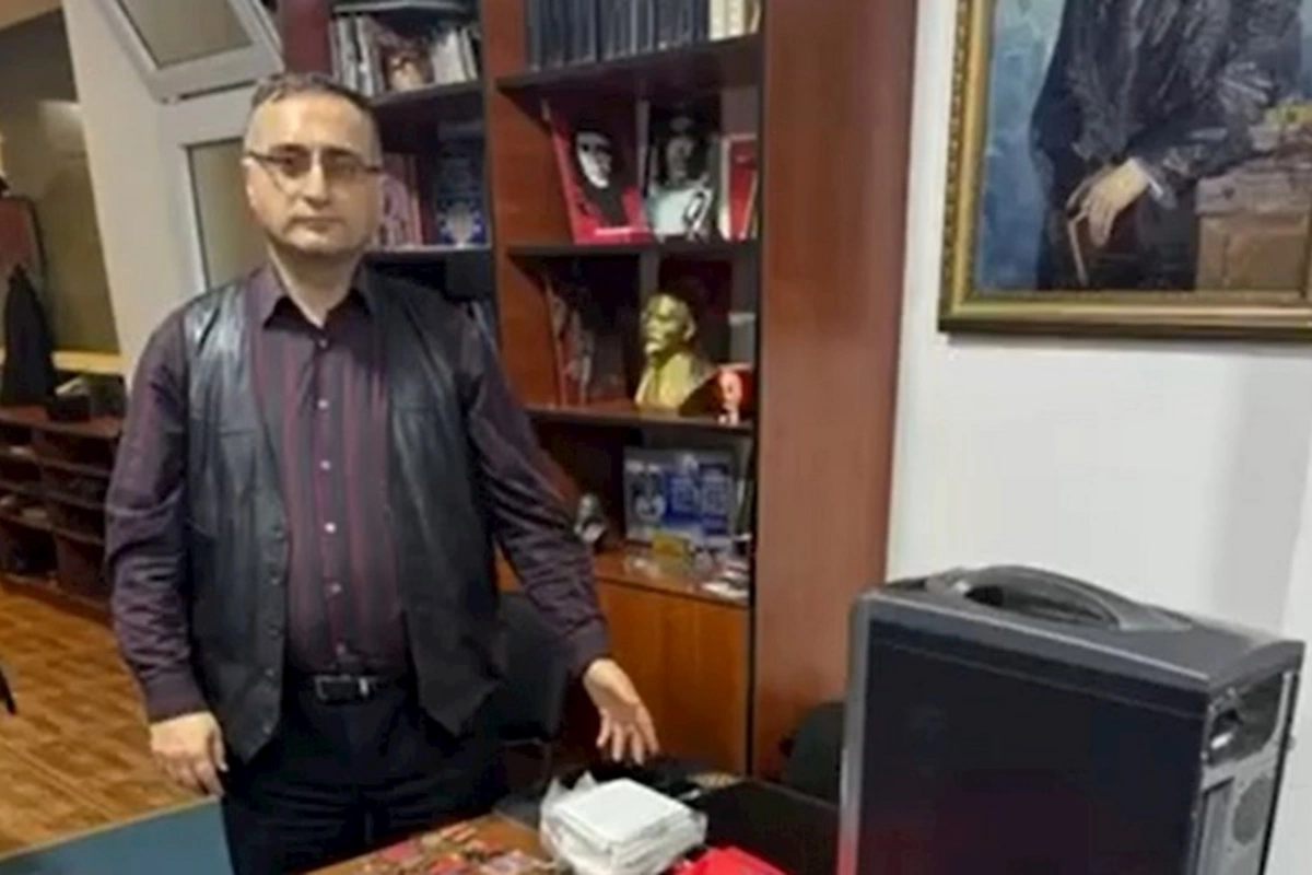 Bakıda SSRİ bayrağı qaldıranlardan biri məşhur həkimdir
