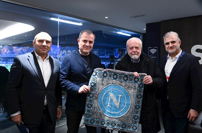 Nazir “Napoli” - “Qarabağ” oyununu stadiondan izlədi — FOTOLAR Nazir “Napoli” - “Qarabağ” oyununu stadiondan izlədi — FOTOLAR