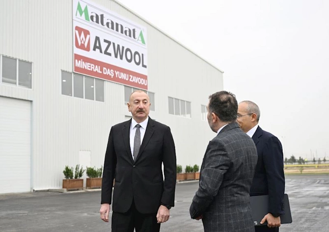 Prezident AZWOOL mineral daş yunu zavodunun açılışında iştirak etdi — FOTOLAR Prezident AZWOOL mineral daş yunu zavodunun açılışında iştirak etdi — FOTOLAR
