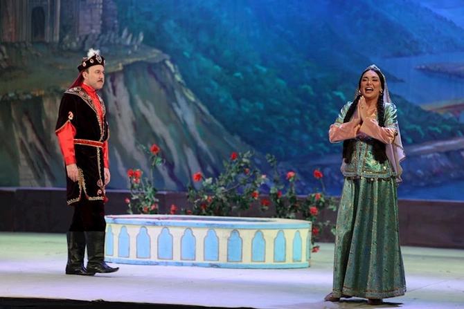 “Əsli və Kərəm” operası yeni Əsli ilə tamaşaçılara təqdim olundu — FOTOLAR