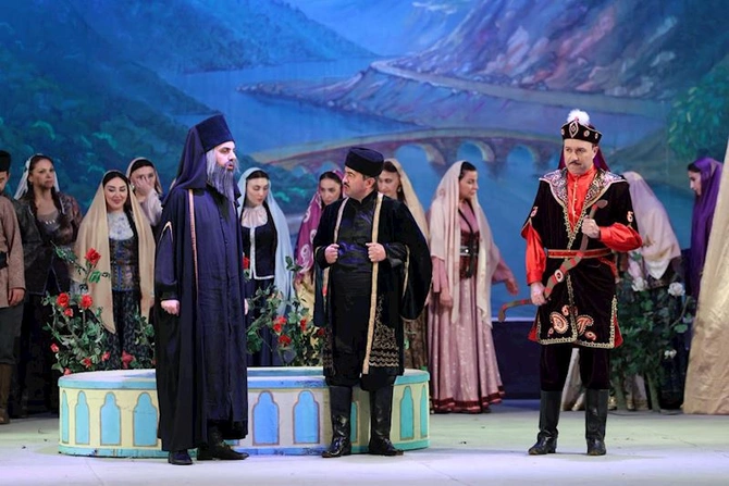 “Əsli və Kərəm” operası yeni Əsli ilə tamaşaçılara təqdim olundu — FOTOLAR
