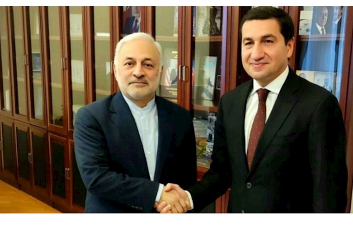 Hikmət Hacıyev İran rəsmisi ilə regional məsələləri müzakirə etdi