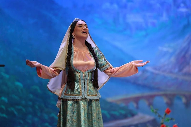 “Əsli və Kərəm” operası yeni Əsli ilə tamaşaçılara təqdim olundu — FOTOLAR