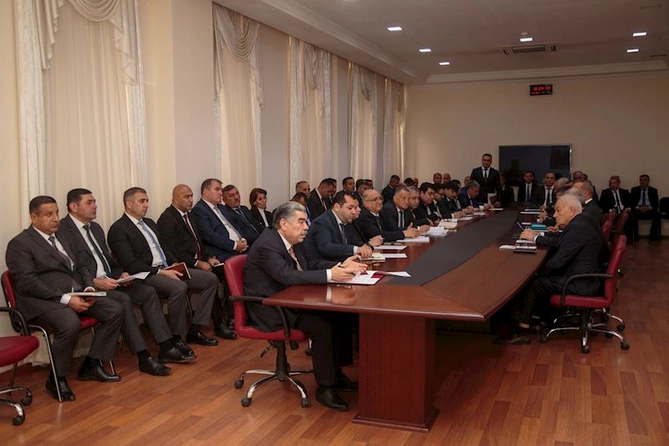 Rüstəm Xəlilov fərdi qəbulda vətəndaşların müraciətlərini dinlədi — FOTOLAR
