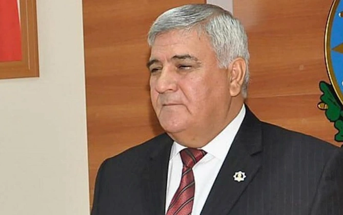 Məmur atalarını işə salan övladlar... Məmur atalarını işə salan övladlar...