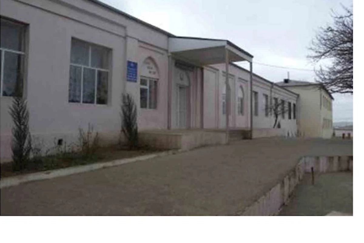 1-ci sinif şagirdi məktəbin həyətində öldü