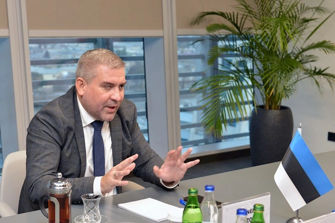 Dövlət Vergi Xidmətinin rəisi estoniyalı həmkarı ilə görüşüb — FOTO Dövlət Vergi Xidmətinin rəisi estoniyalı həmkarı ilə görüşüb — FOTO