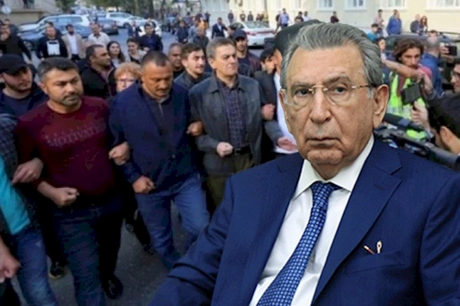Vətənə, dövlətə xəyanətkar və satqın mövqedə olanlar qanunlar qarşısında cavab verməlidirlər — Vüqar Rəhimzadə Vətənə, dövlətə xəyanətkar və satqın mövqedə olanlar qanunlar qarşısında cavab verməlidirlər — Vüqar Rəhimzadə
