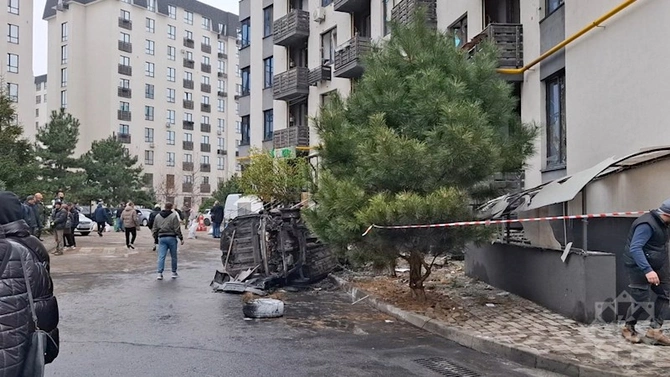 Kiyevin yaşayış binalarına hava zərbələri endirilib — AZƏRTAC-ın REPORTAJI Kiyevin yaşayış binalarına hava zərbələri endirilib — AZƏRTAC-ın REPORTAJI