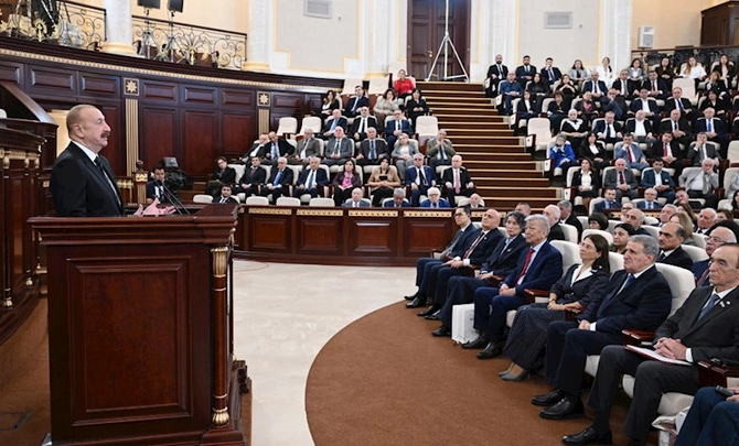 AMEA-nın 80 illik yubiley yığıncağı keçirilib, İlham Əliyev çıxış edib — FOTOLAR (YENİLƏNİB) AMEA-nın 80 illik yubiley yığıncağı keçirilib, İlham Əliyev çıxış edib — FOTOLAR (YENİLƏNİB)