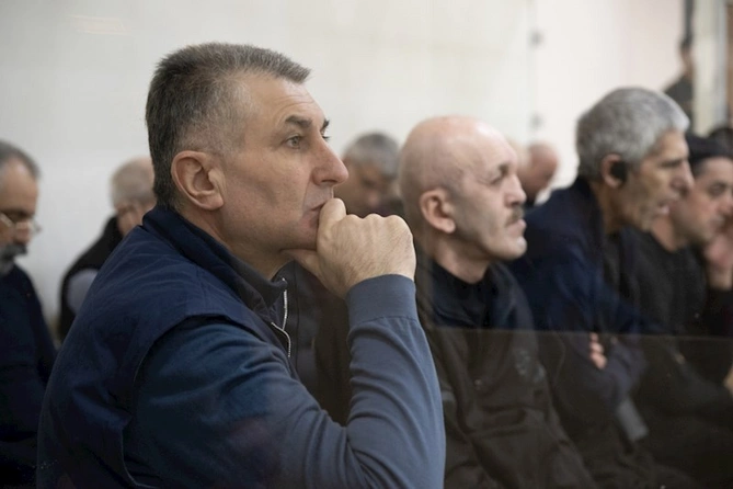 Arayikgilin məhkəməsində prokurorların çıxışı başladı — FOTOLAR