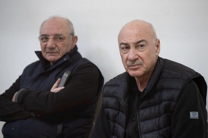 Arayikgilin məhkəməsində prokurorların çıxışı başladı — FOTOLAR