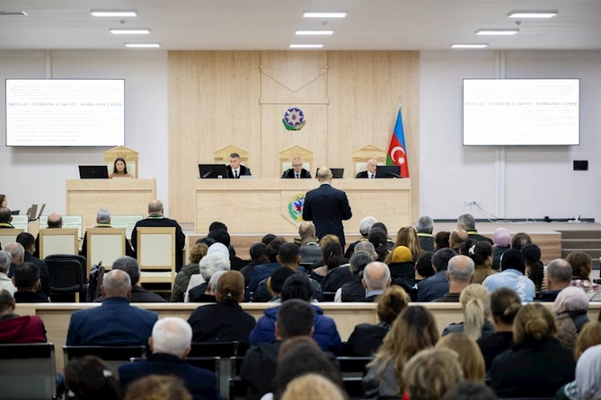 Arayikgilin məhkəməsində prokurorların çıxışı başladı — FOTOLAR